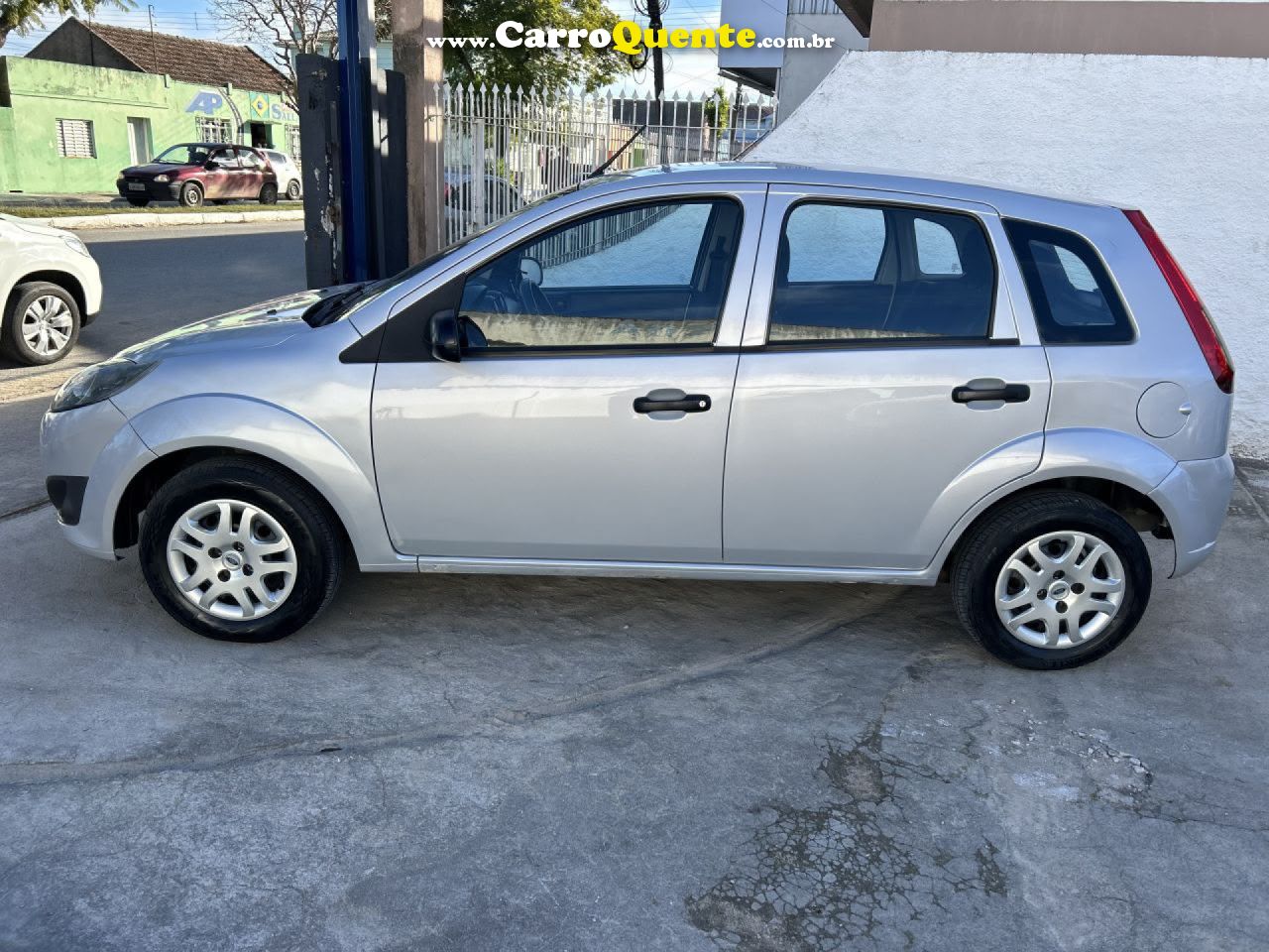 FORD   FIESTA 1.0 8V FLEXCLASS 1.0 8V FLEX 5P   PRATA 2013 1.0 FLEX - Loja