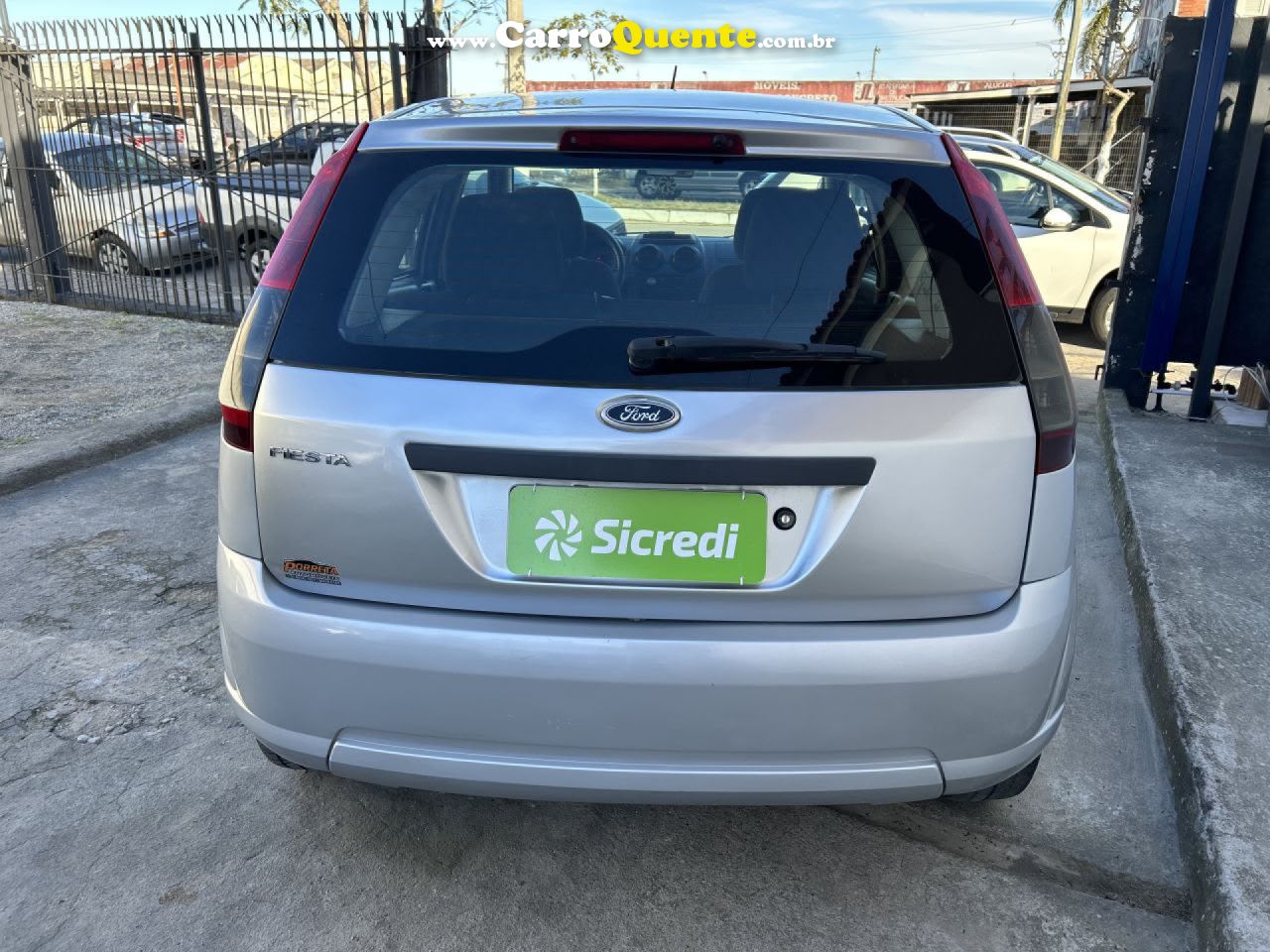 FORD   FIESTA 1.0 8V FLEXCLASS 1.0 8V FLEX 5P   PRATA 2013 1.0 FLEX - Loja