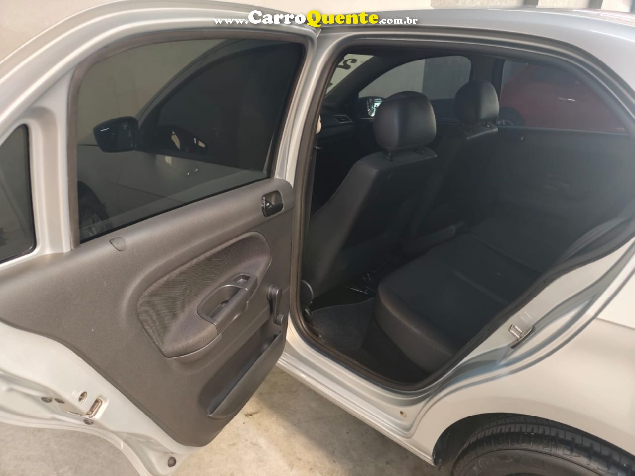 VOLKSWAGEN   VOYAGE 1.61.6 CITY  MI TOTAL FLEX 8V 4P   PRATA 2020 1.6 FLEX - Loja