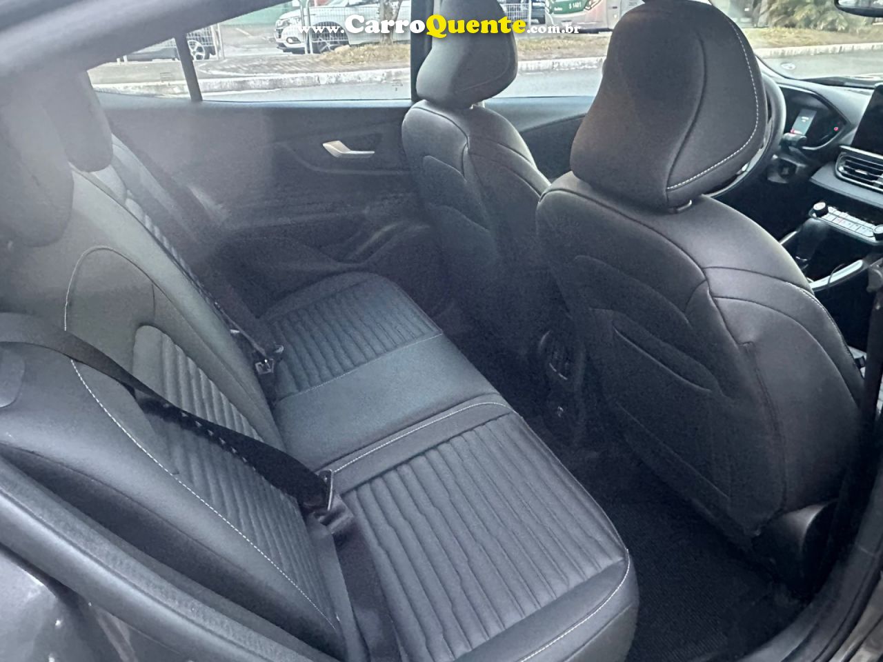 FIAT   FASTBACK AUDACE 1.0 200 T. FLEX AUT   CINZA 2025 1.0 FLEX - Loja