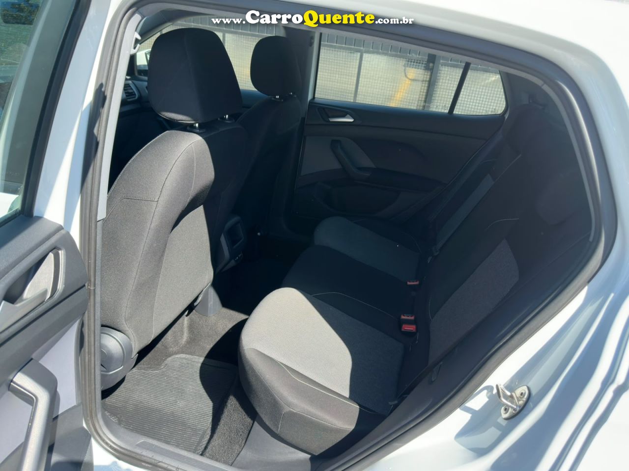 VOLKSWAGEN   T-CROSS 200 TSI 1.0  FLEX 12V 5P AUT.   BRANCO 2025 1.0 FLEX - Loja
