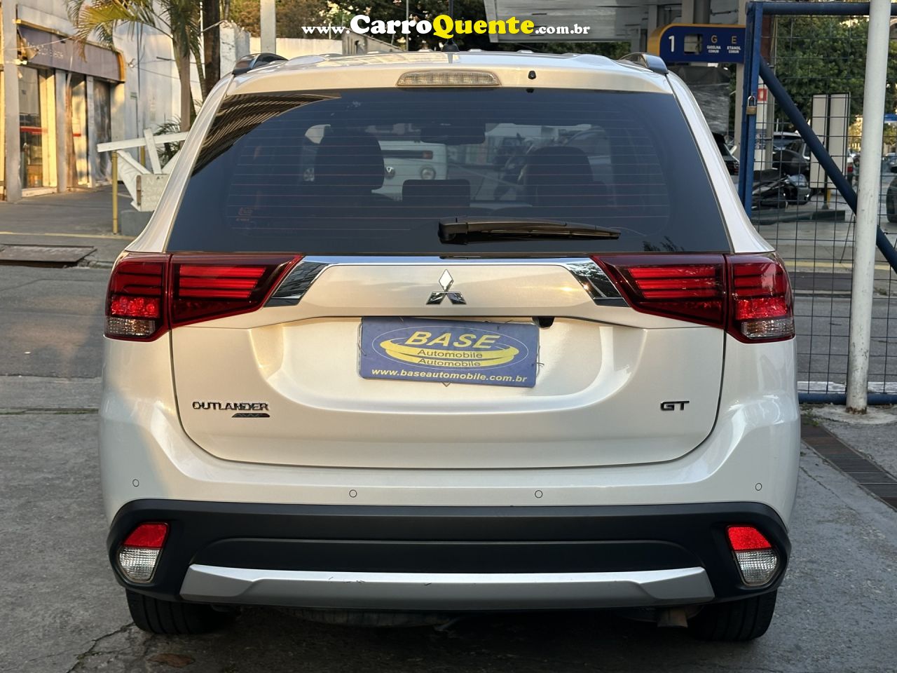MITSUBISHI   OUTLANDER 3.0 GT 3.0 V6 AUT.   BRANCO 2016 3.0 GASOLINA - Loja