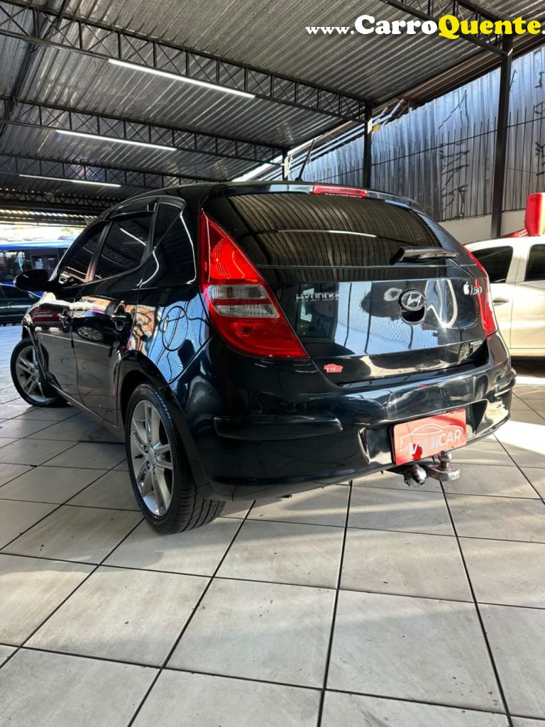 HYUNDAI   I30 2.0 16V 145CV 5P AUT.   PRETO 2012 2.0 GASOLINA - Loja