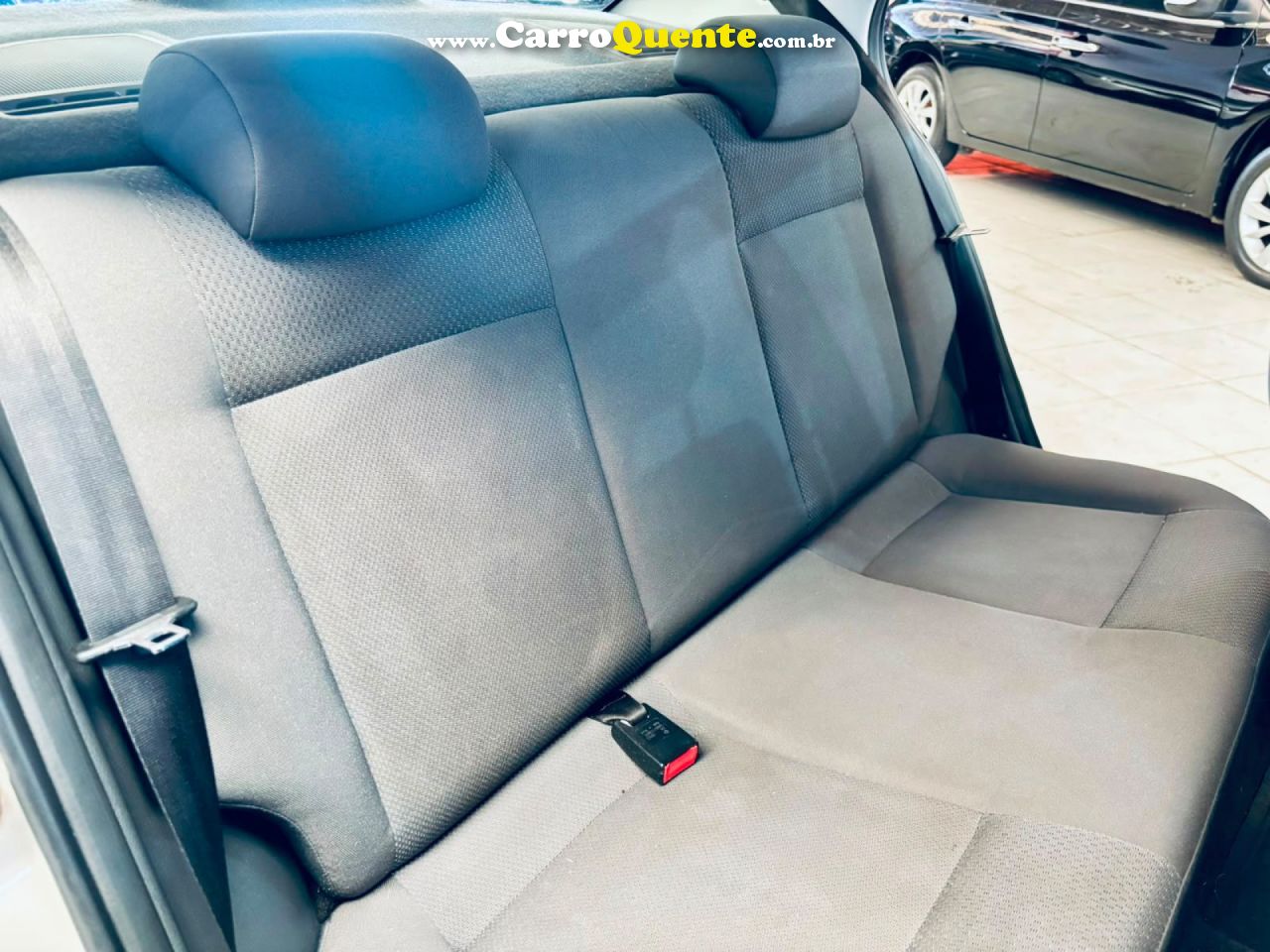 VOLKSWAGEN   VOYAGE 1.01.0 CITY MI TOTAL FLEX 8V 4P   PRATA 2012 1.0 FLEX - Loja