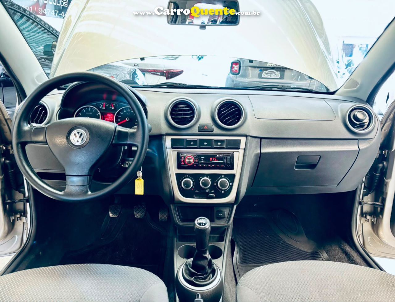 VOLKSWAGEN   VOYAGE 1.01.0 CITY MI TOTAL FLEX 8V 4P   PRATA 2012 1.0 FLEX - Loja
