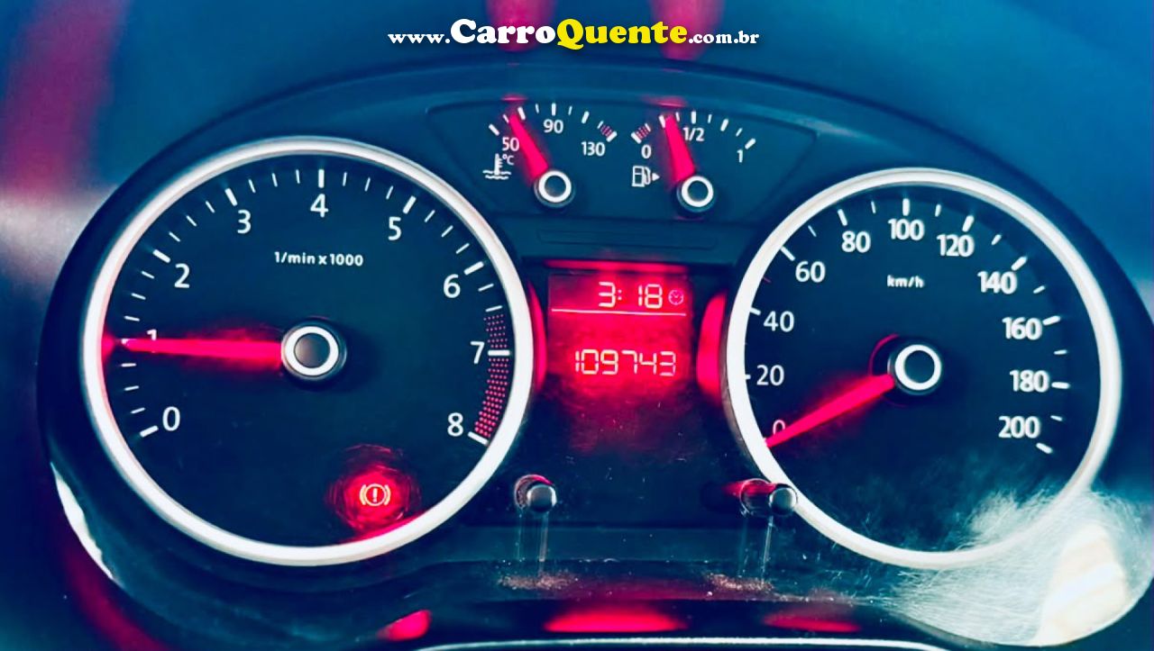 VOLKSWAGEN   VOYAGE 1.01.0 CITY MI TOTAL FLEX 8V 4P   PRATA 2012 1.0 FLEX - Loja