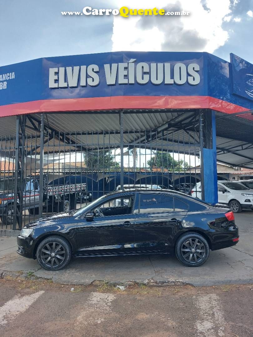 VOLKSWAGEN JETTA 2.0 COMFORTLINE 2012 - Loja