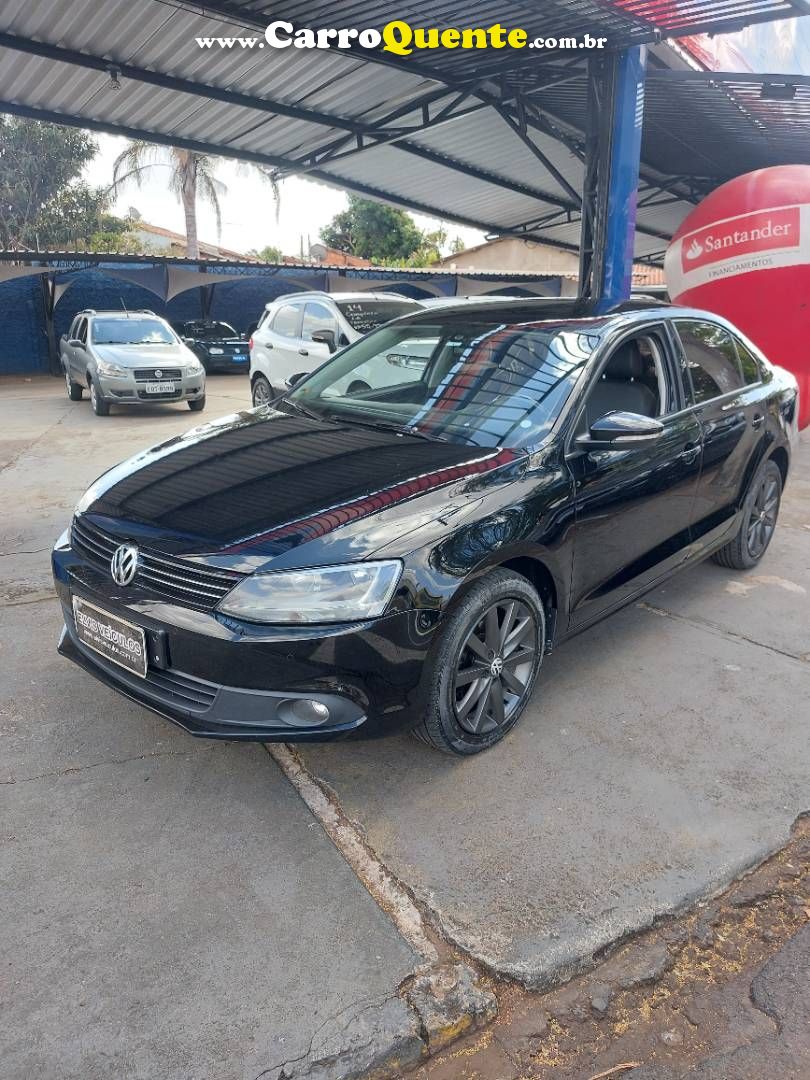 VOLKSWAGEN JETTA 2.0 COMFORTLINE 2012 - Loja