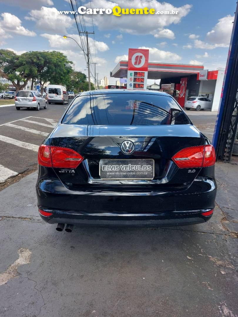 VOLKSWAGEN JETTA 2.0 COMFORTLINE 2012 - Loja