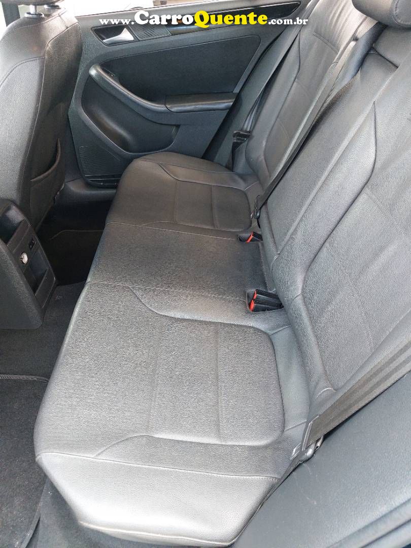 VOLKSWAGEN JETTA 2.0 COMFORTLINE 2012 - Loja