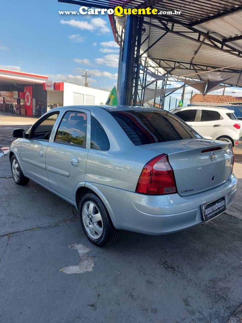 CHEVROLET CORSA 1.4 MPFI PREMIUM SEDAN 8V 2011 - Loja
