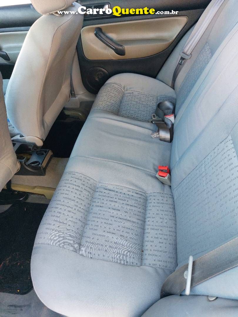 VOLKSWAGEN GOLF 1.6 MI 8V 2001 - Loja