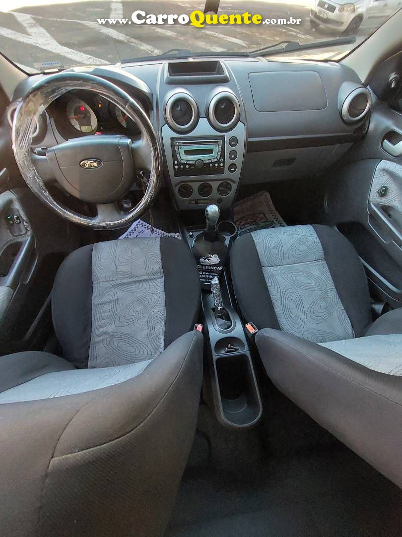 FORD FIESTA 1.6 MPI SEDAN 8V 2010 - Loja