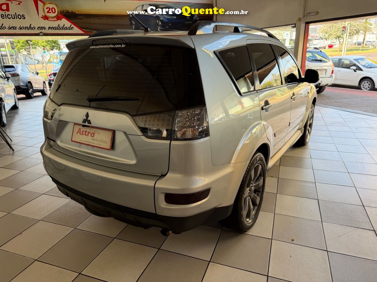 Outlander 2.0  5L CVT 2012/2011 Mitsubishi - Loja