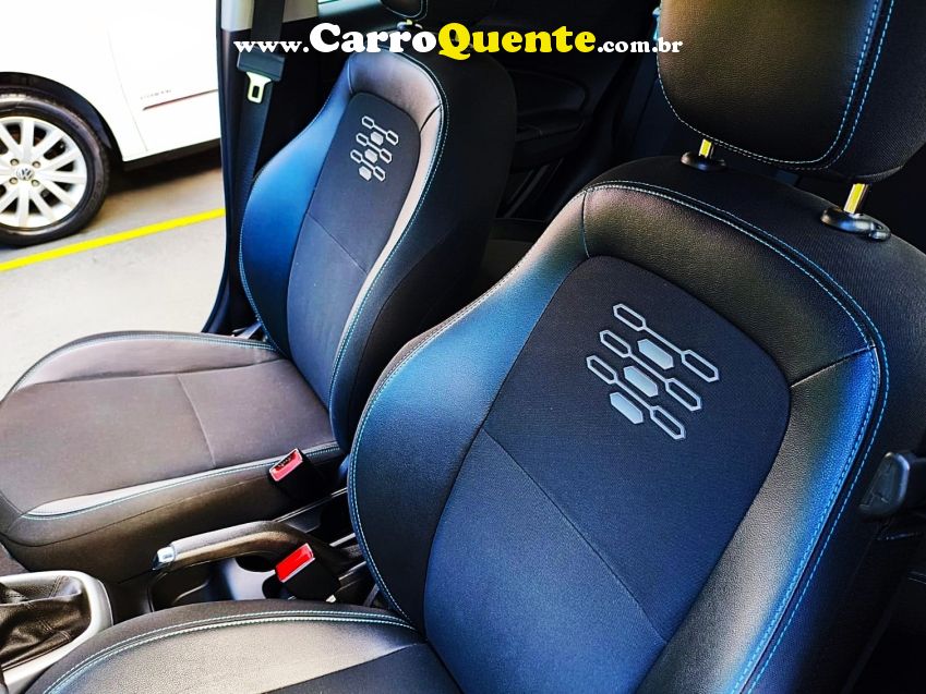 Chevrolet ONIX 1.0 MPFI LT 8V FLEX 4P MANUAL - Loja
