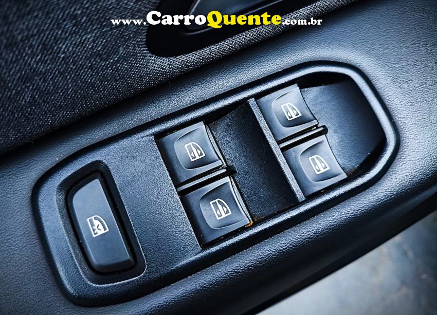 Renault DUSTER 1.6 16V SCE FLEX ICONIC X-TRONIC - Loja