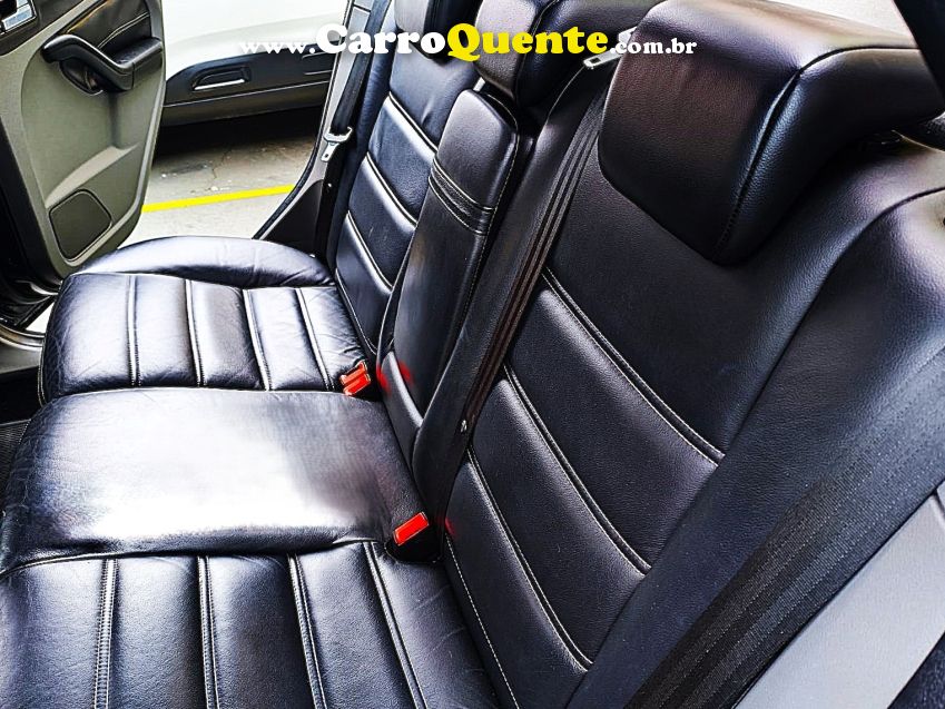 Ford FOCUS 2.0 FC 16V FLEX 4P AUTOMÁTICO - Loja