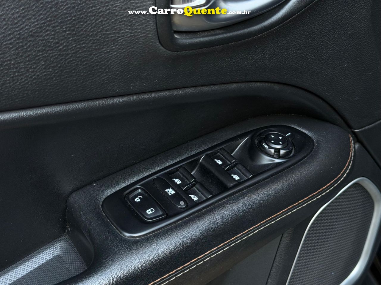 JEEP COMPASS 2.0 16V LONGITUDE 2020 - Loja