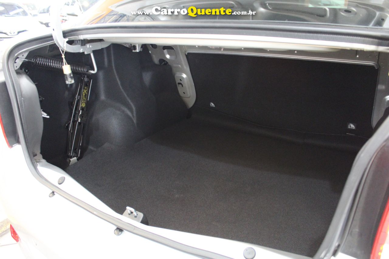 RENAULT LOGAN 1.0 12V SCE ZEN 2021 - Loja