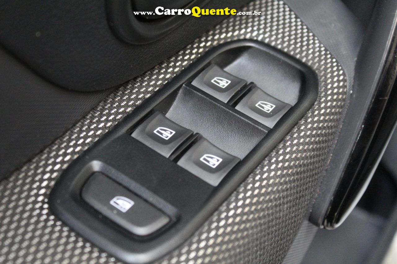 RENAULT LOGAN 1.0 12V SCE ZEN 2021 - Loja
