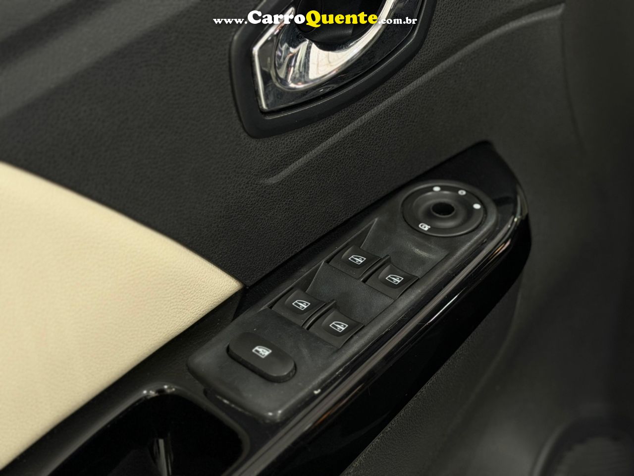 RENAULT CAPTUR 1.6 16V INTENSE 2019 - Loja
