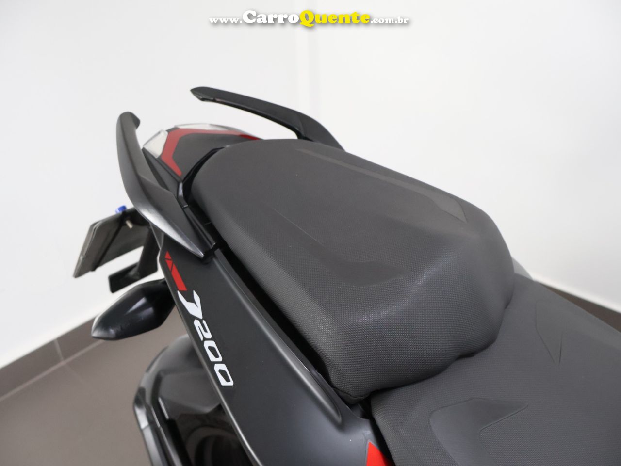 BAJAJ DOMINAR 200 ABS 2023 - Loja