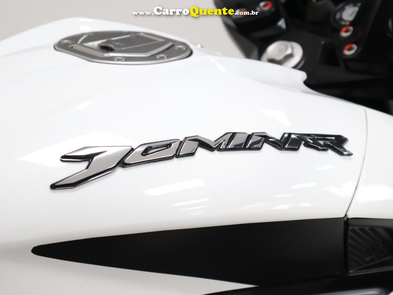 BAJAJ DOMINAR 200 ABS 2023 - Loja
