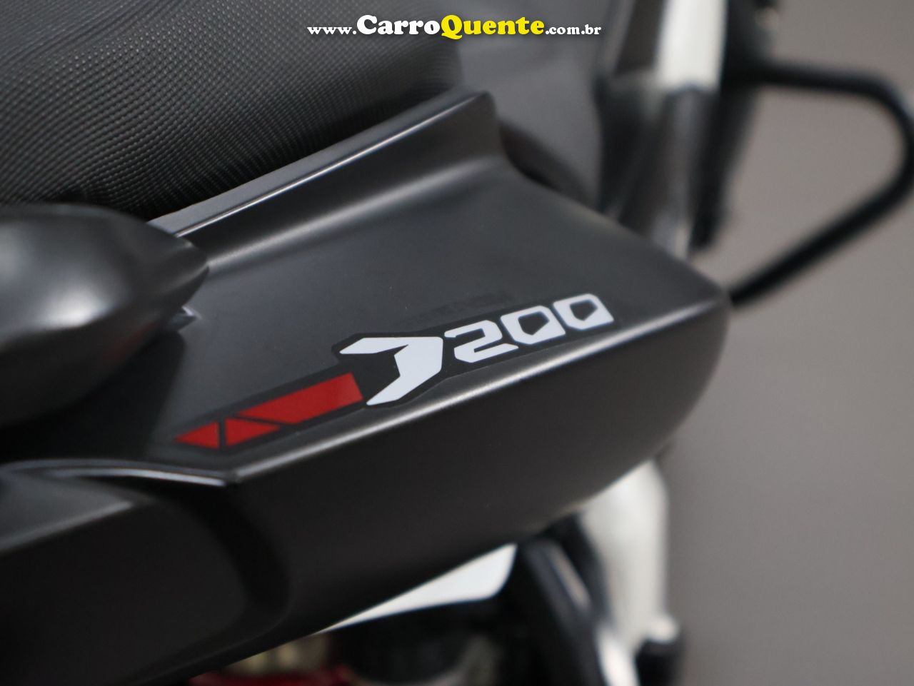 BAJAJ DOMINAR 200 ABS 2023 - Loja
