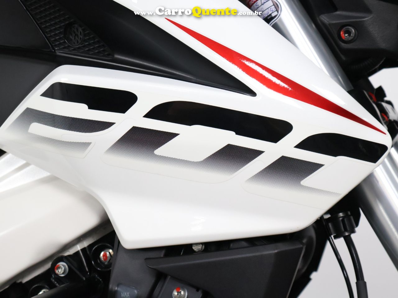 BAJAJ DOMINAR 200 ABS 2023 - Loja
