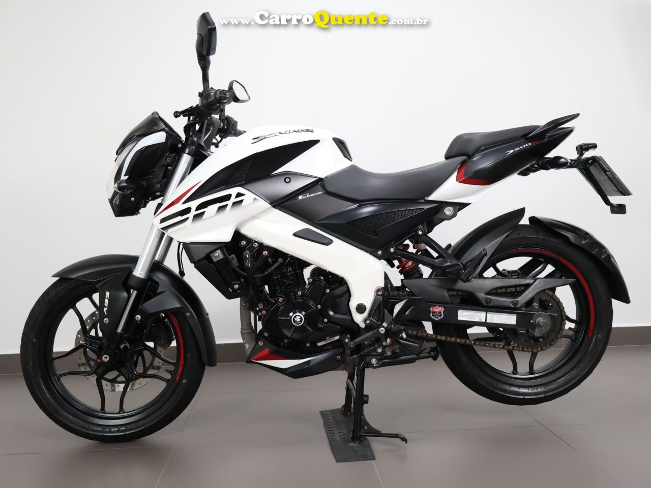 BAJAJ DOMINAR 200 ABS 2023 - Loja