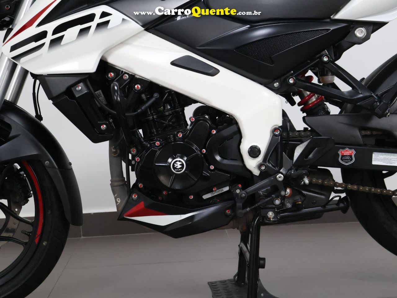 BAJAJ DOMINAR 200 ABS 2023 - Loja