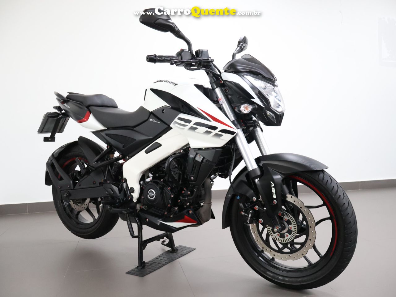 BAJAJ DOMINAR 200 ABS 2023 - Loja