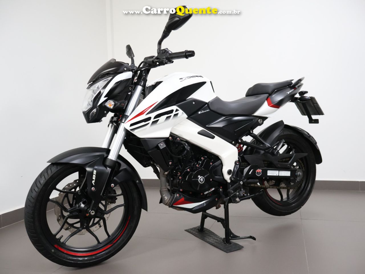 BAJAJ DOMINAR 200 ABS 2023 - Loja
