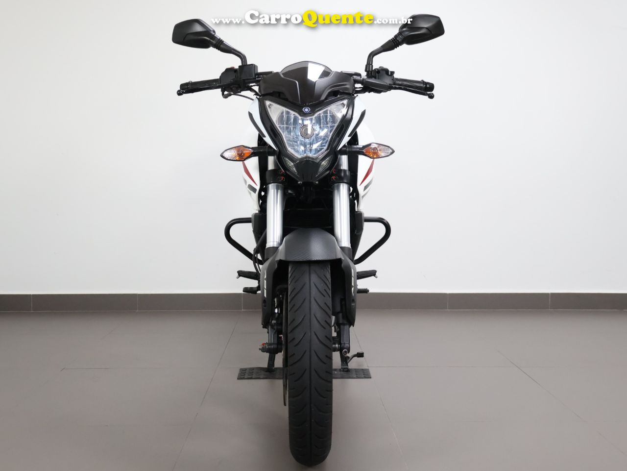 BAJAJ DOMINAR 200 ABS 2023 - Loja