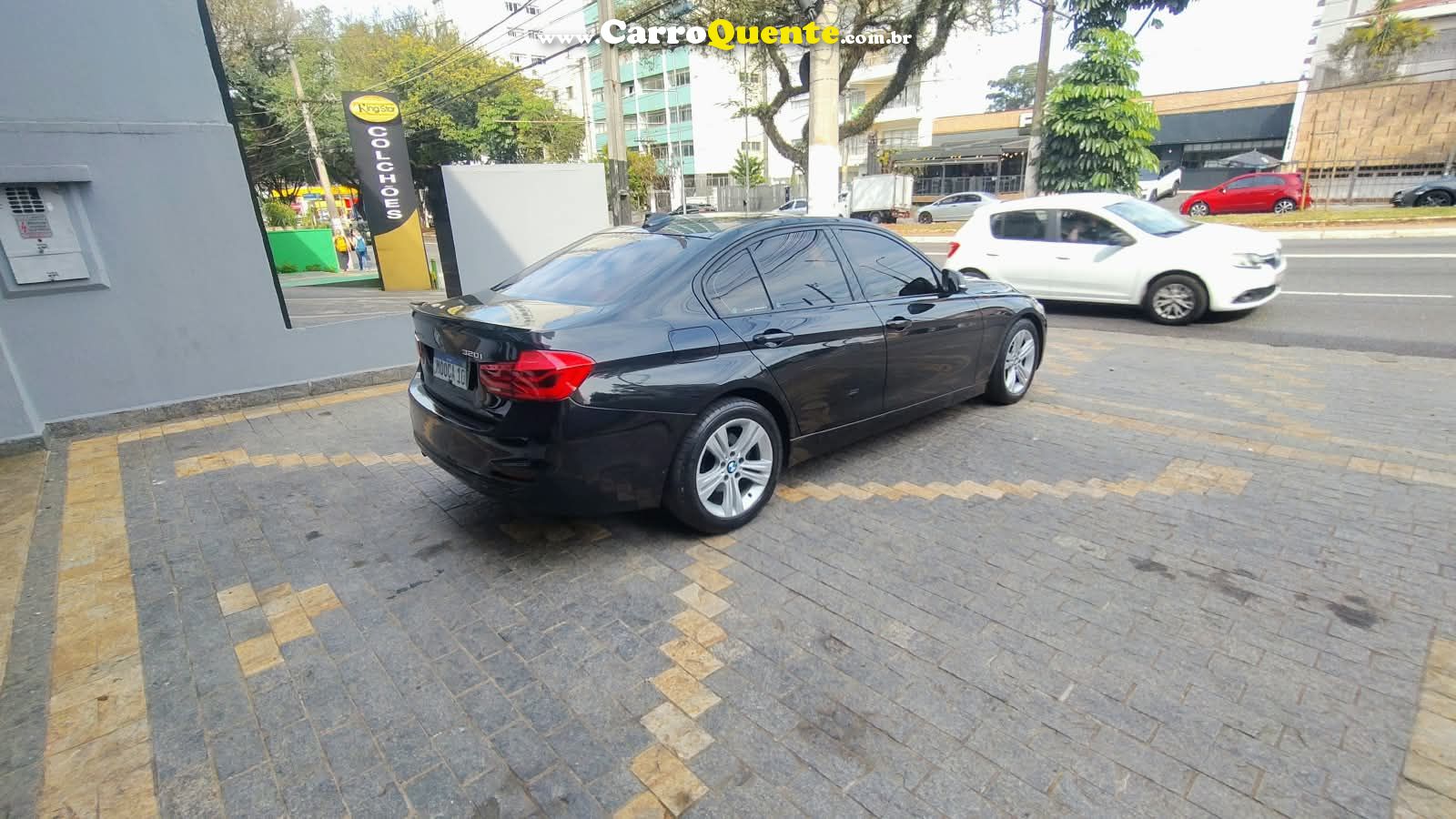 BMW 320i 2.0 SPORT 16V TURBO ACTIVE 2016 - Loja