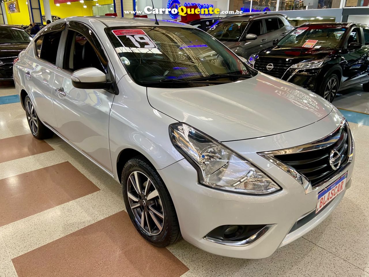 NISSAN VERSA 1.6 16V SL 2019 - Loja