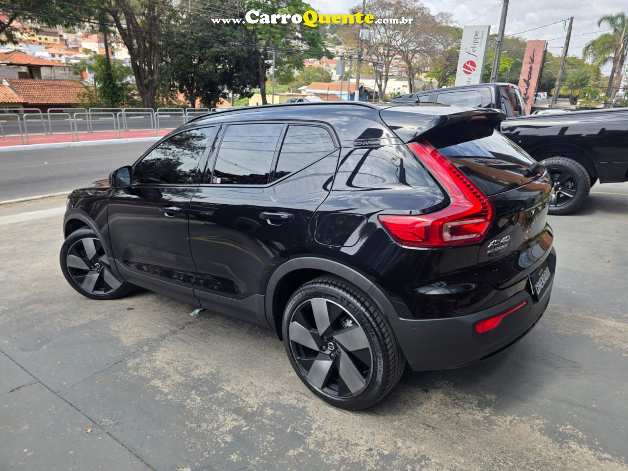 VOLVO   XC 40 TWIN ULTIMATE (ELÉTRICO)   PRETO 2023 408 ELÉTRICO - Loja