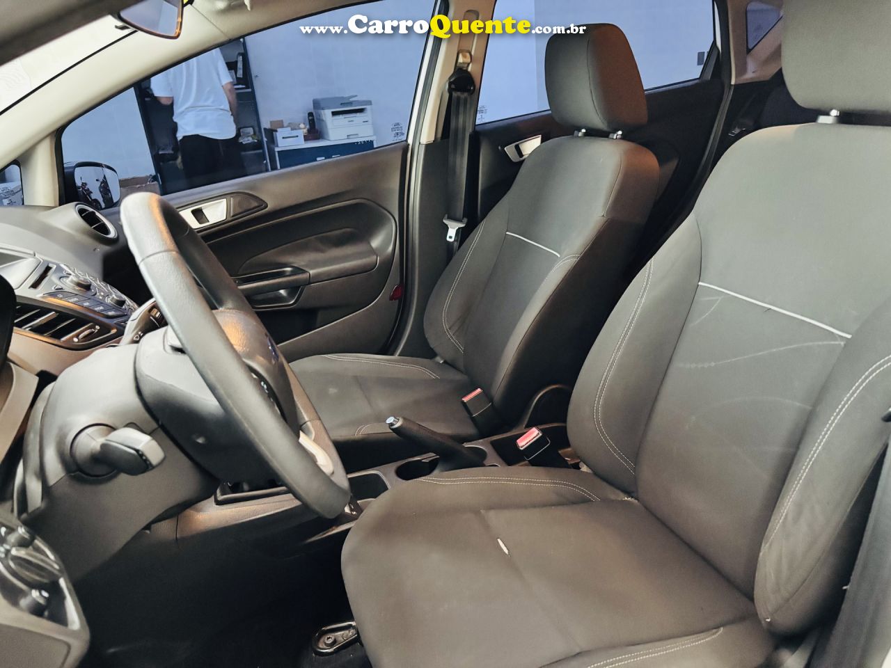 FORD   FIESTA SEL 1.6 16V FLEX MEC. 5P   BRANCO 2017 1.6 FLEX - Loja