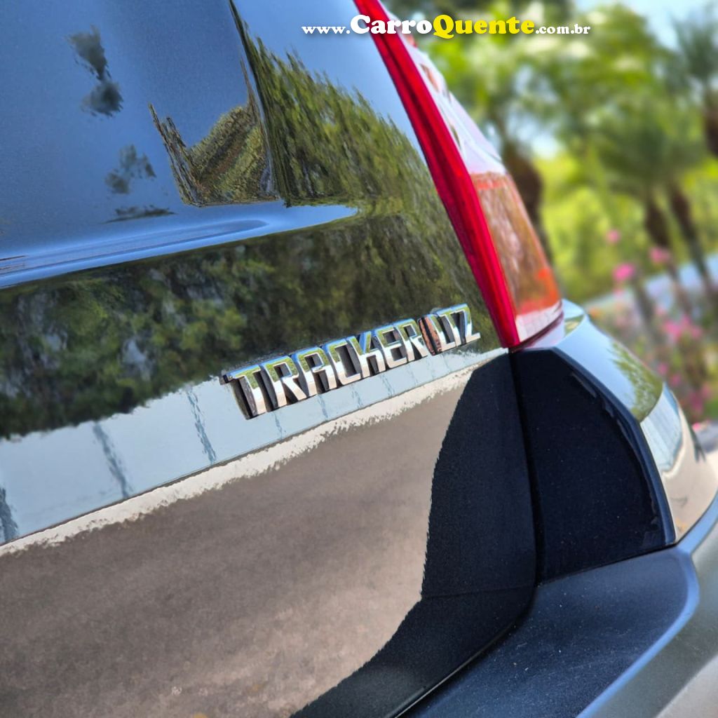 CHEVROLET   TRACKER LTZ 1.8 16V FLEX 4X2 AUT.   PRETO 2015 1.8 FLEX - Loja