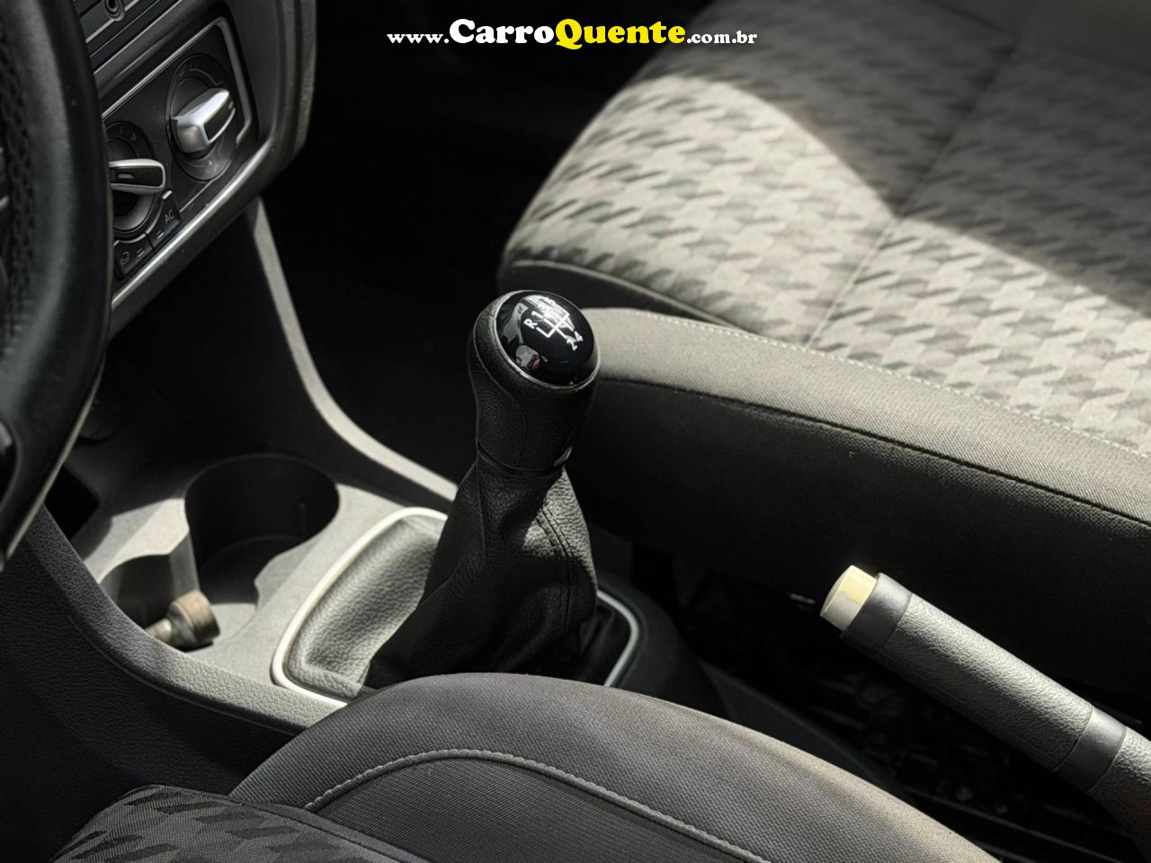 VOLKSWAGEN FOX 1.6 MSI COMFORTLINE 8V 2018 - Loja