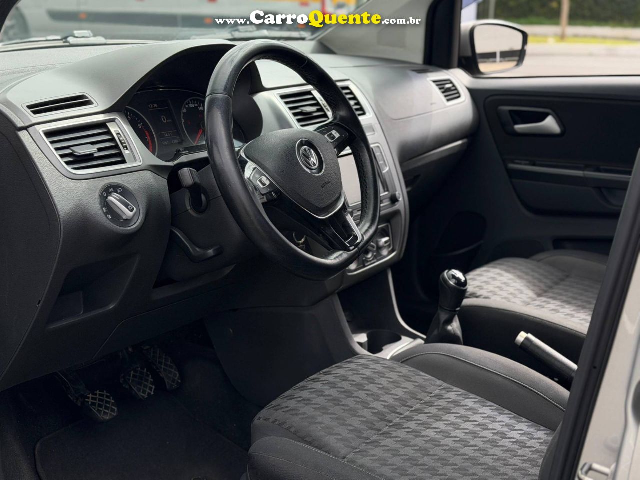 VOLKSWAGEN FOX 1.6 MSI COMFORTLINE 8V 2018 - Loja