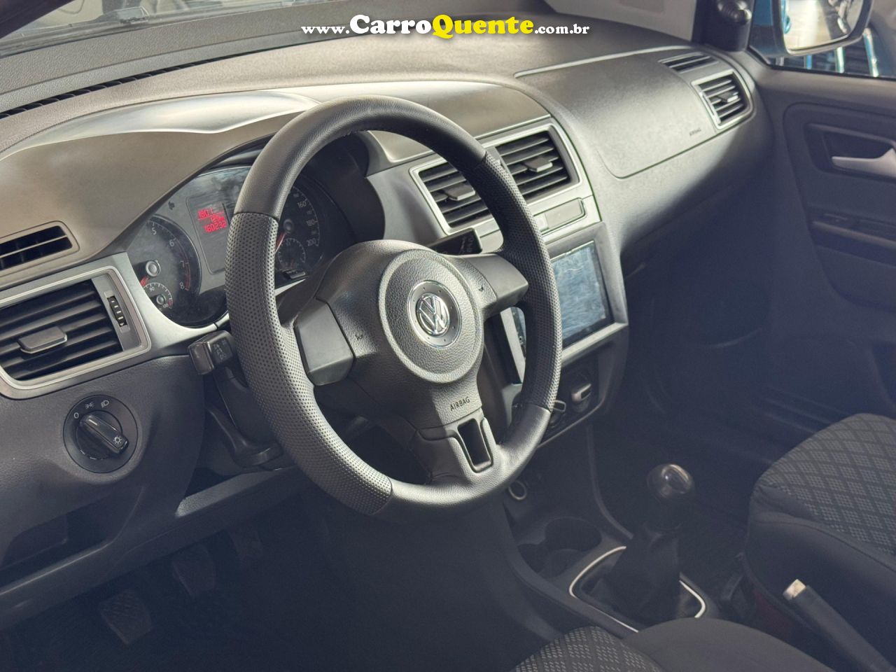 VOLKSWAGEN FOX 1.0 MI TRENDLINE 8V 2015 - Loja