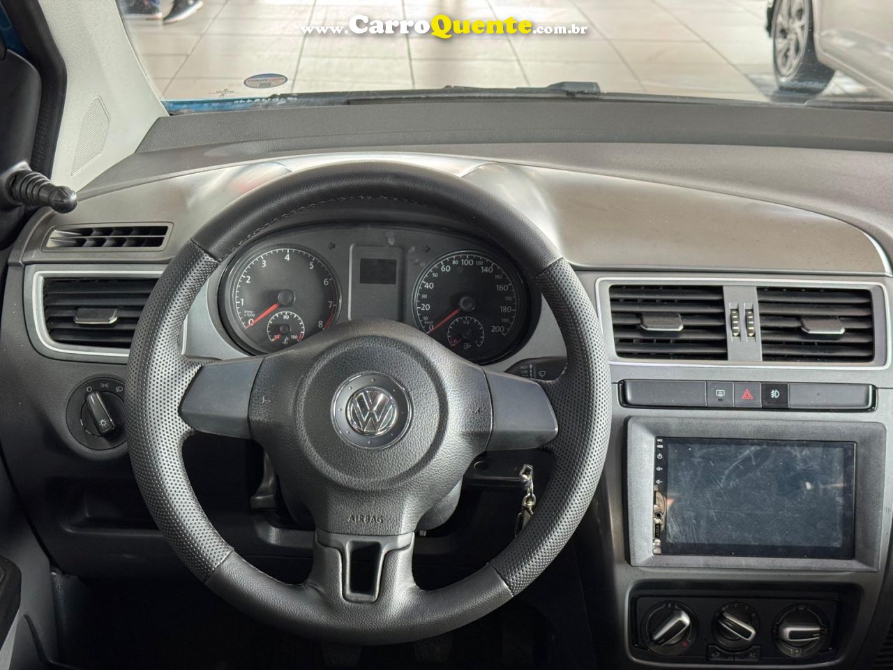VOLKSWAGEN FOX 1.0 MI TRENDLINE 8V 2015 - Loja