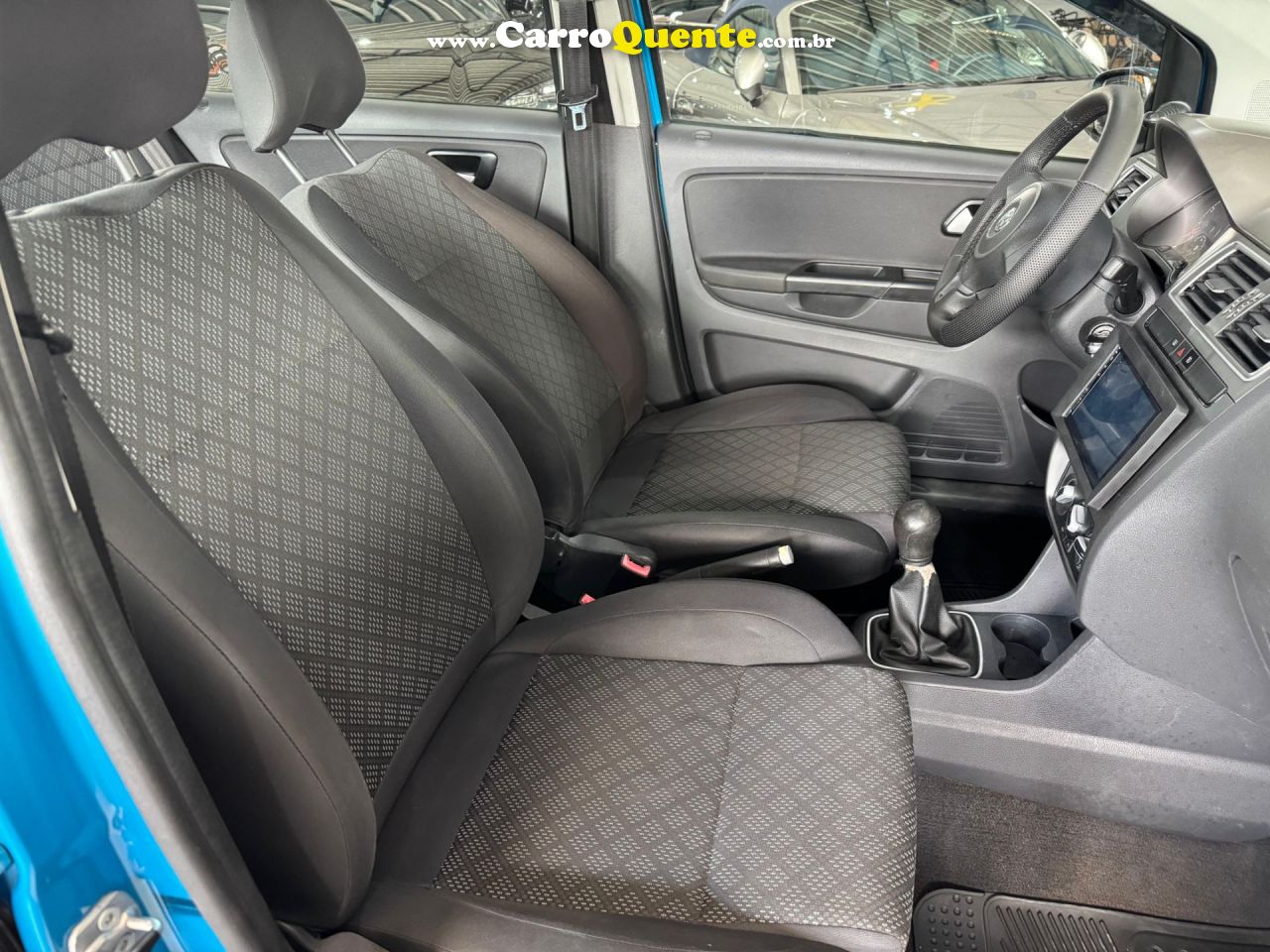 VOLKSWAGEN FOX 1.0 MI TRENDLINE 8V 2015 - Loja