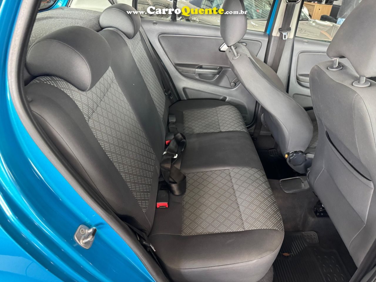 VOLKSWAGEN FOX 1.0 MI TRENDLINE 8V 2015 - Loja