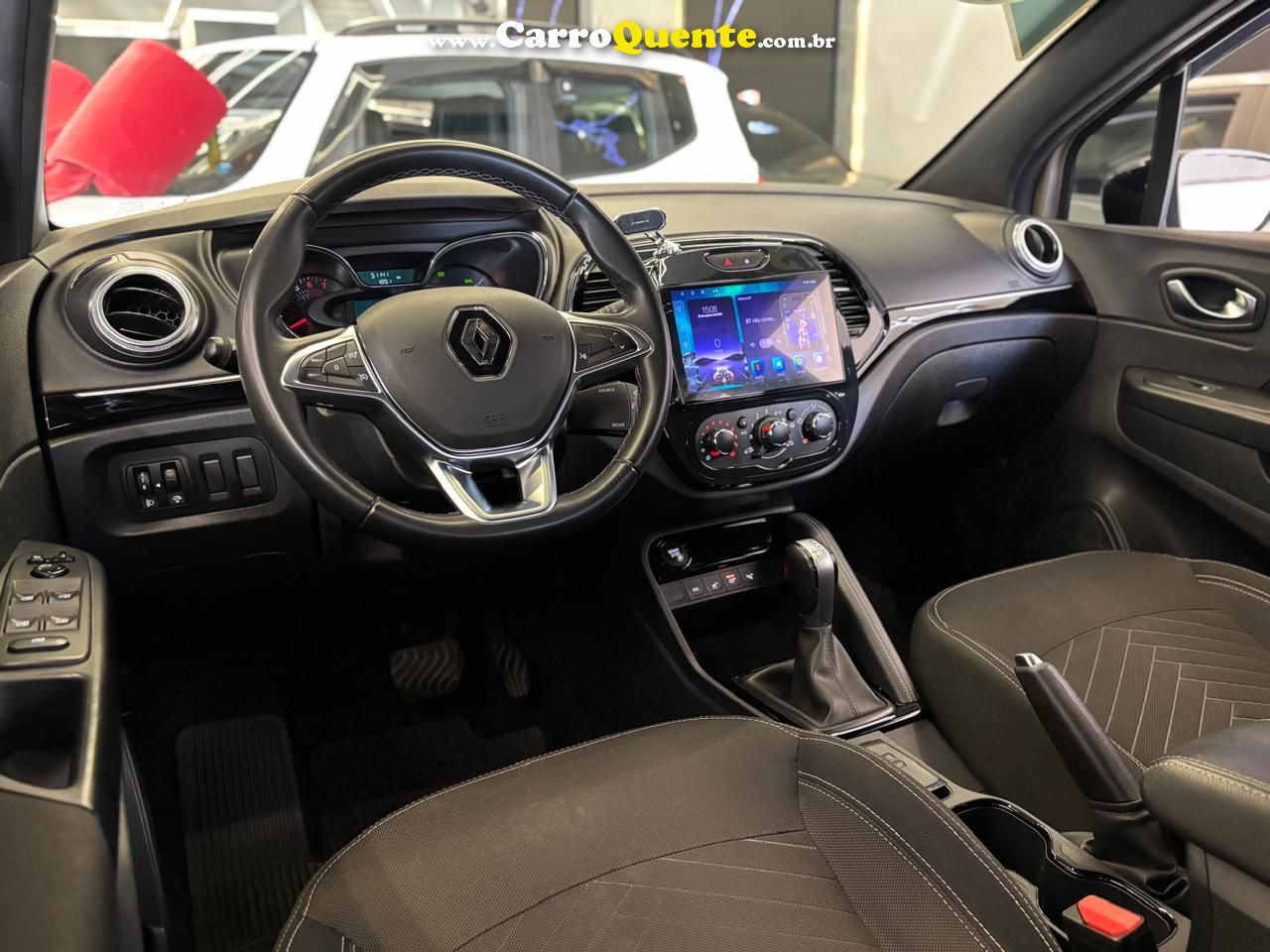 RENAULT CAPTUR 1.3 TCE ZEN 2022 - Loja
