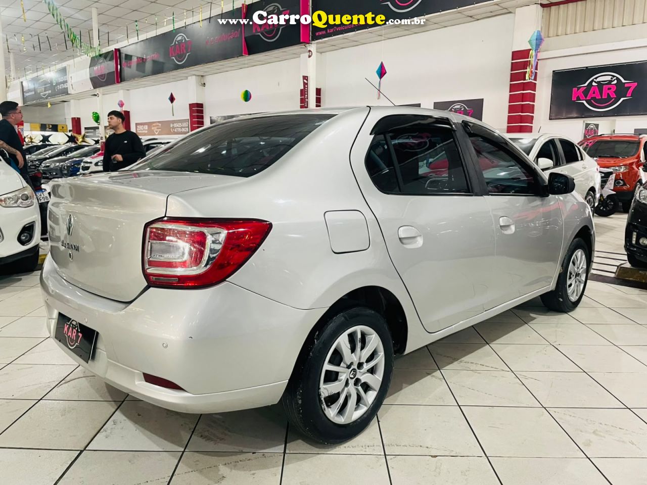 RENAULT   LOGAN AUTHENTIQUE FLEX 1.0 12V 4P   PRATA 2017 1.0 FLEX - Loja