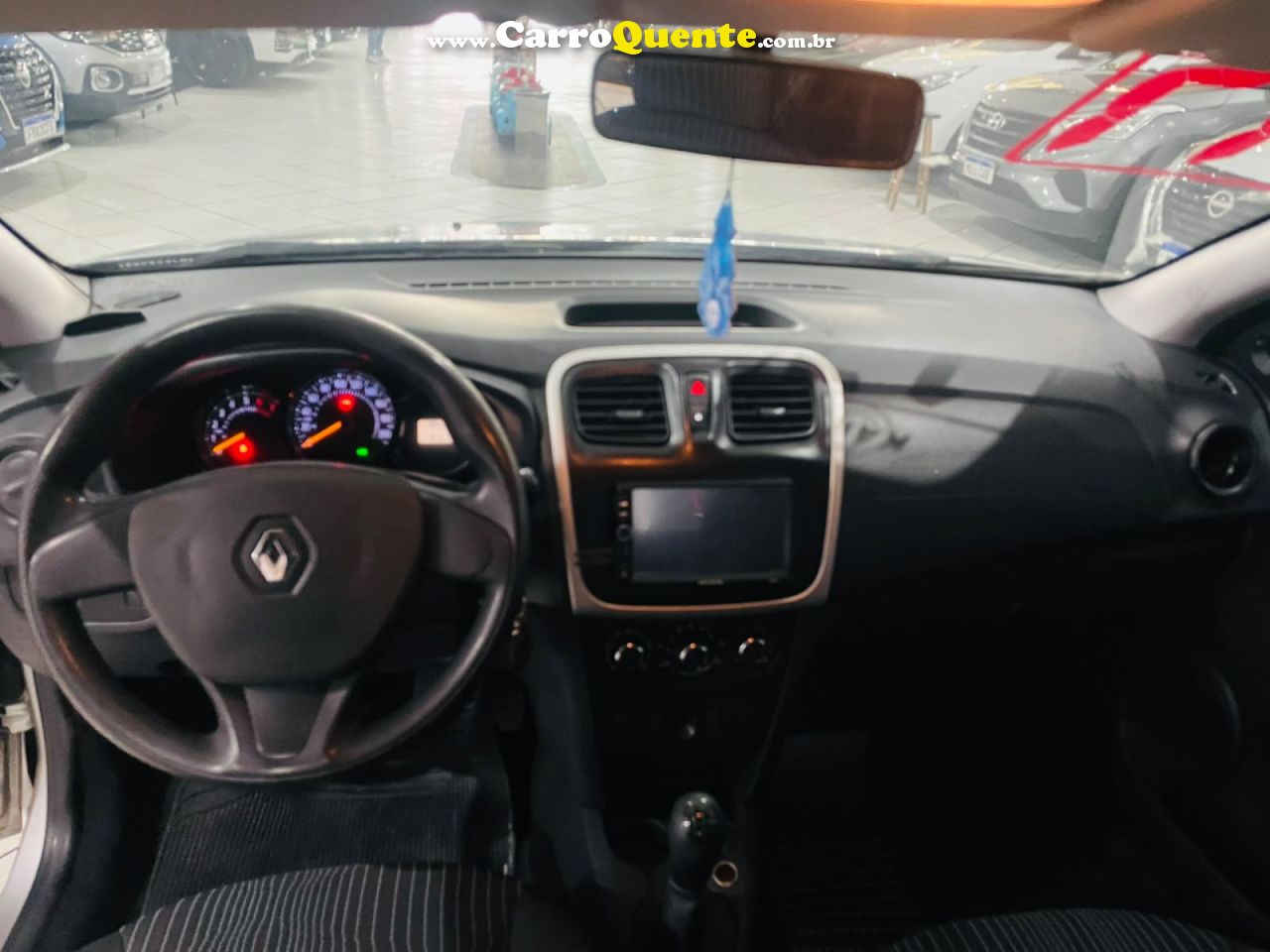 RENAULT   LOGAN AUTHENTIQUE FLEX 1.0 12V 4P   PRATA 2017 1.0 FLEX - Loja