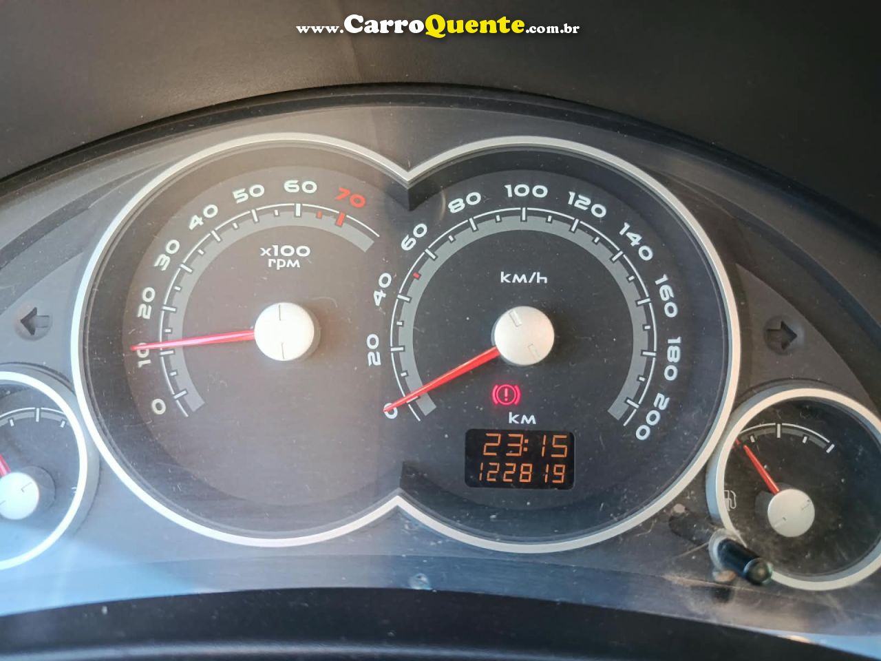 CHEVROLET   PRISMA  SED. MAXX LT 1.4 8V ECONOF. 4P   PRATA 2010 1.4 GASOLINA - Loja