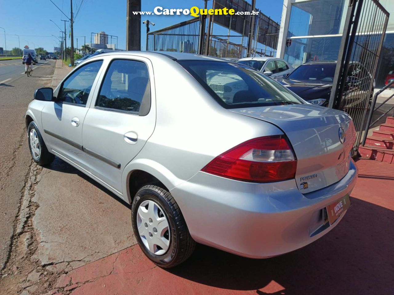 CHEVROLET   PRISMA  SED. MAXX LT 1.4 8V ECONOF. 4P   PRATA 2010 1.4 GASOLINA - Loja
